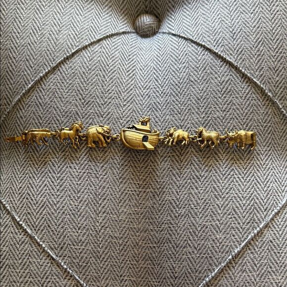 American Jewelry Co. AJC biblical story of Noah’s Ark Bracelet - Picture 3 of 10